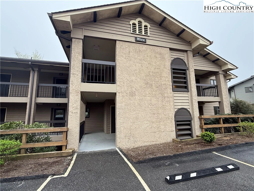 Image number 1 for the current listing