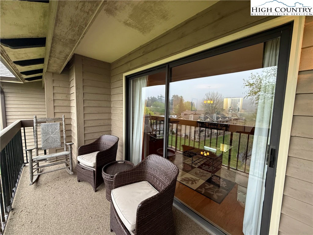 Image number 11 for the current listing