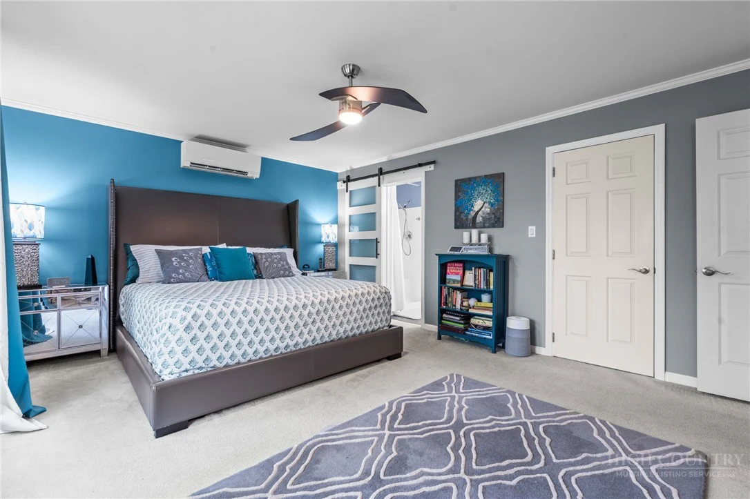 Image number 16 for the current listing