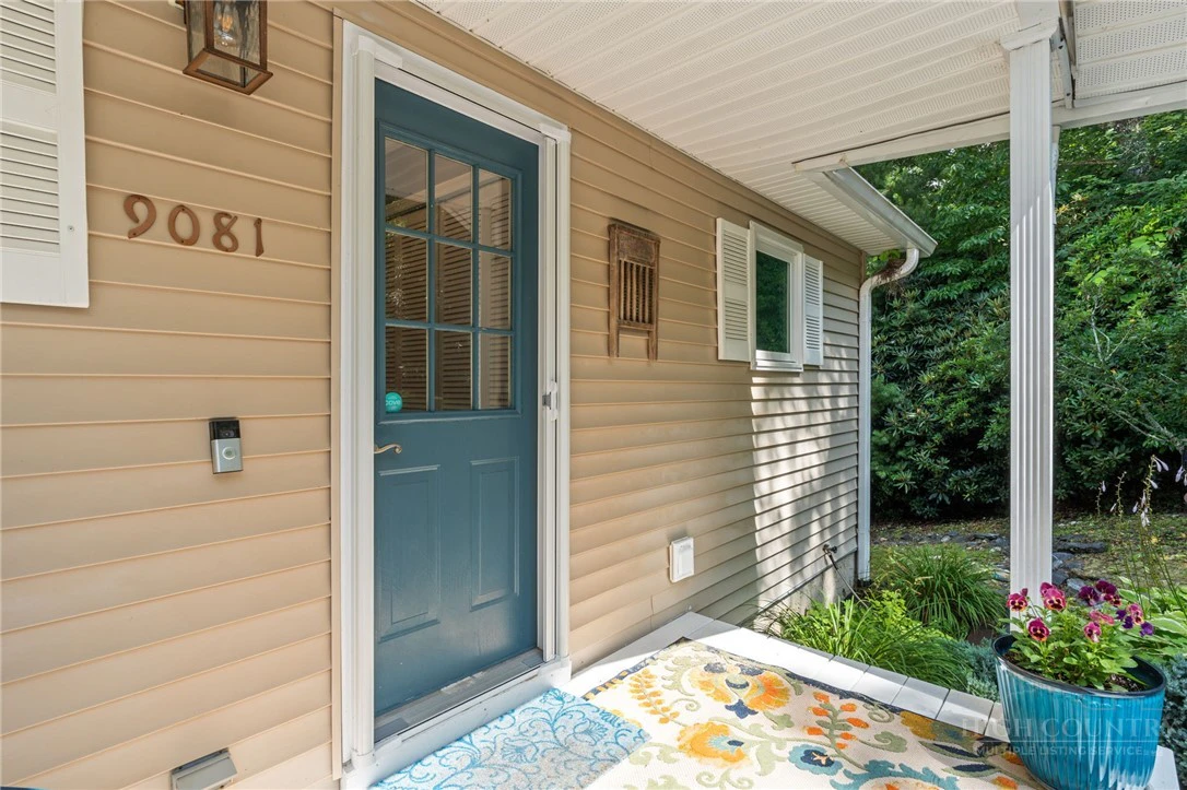 Image number 5 for the current listing