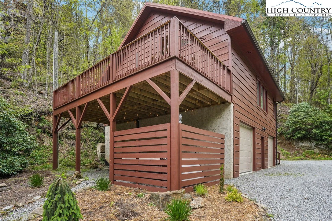 Image number 14 for the current listing