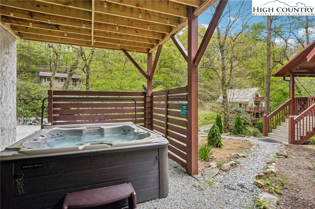 Image number 3 for the current listing