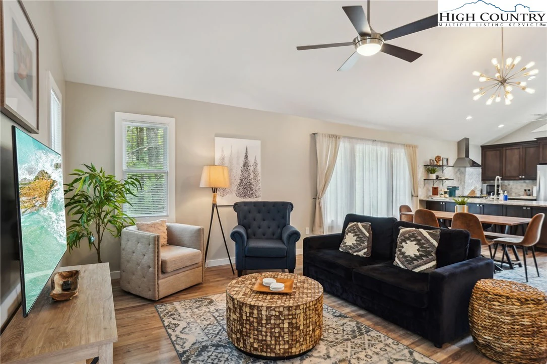 Image number 6 for the current listing