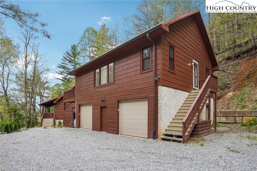 Image number 16 for the current listing