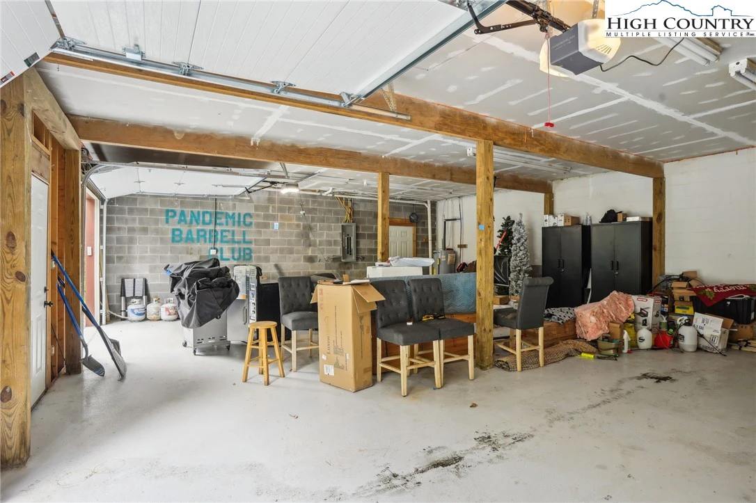 Image number 17 for the current listing