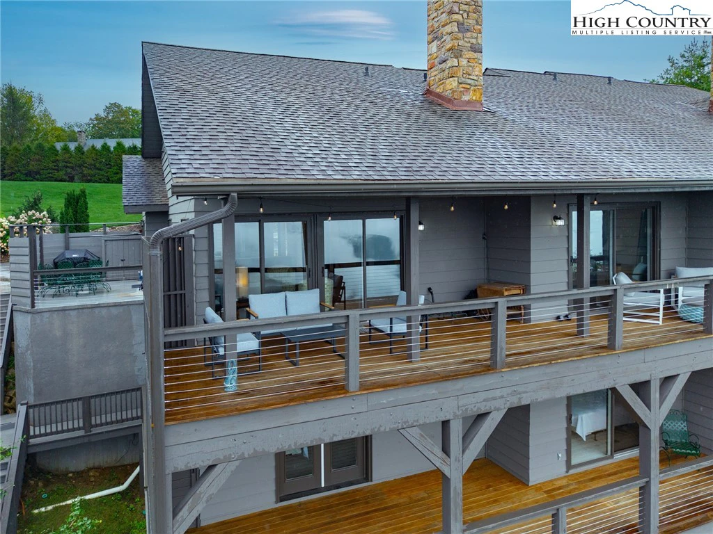 Image number 9 for the current listing