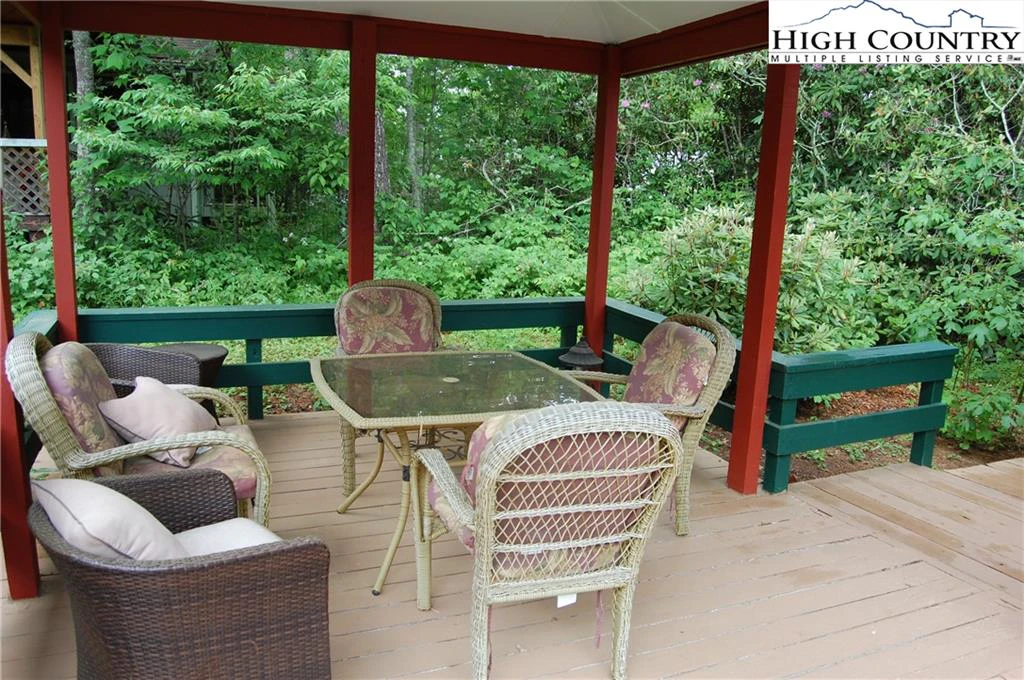 Image number 4 for the current listing