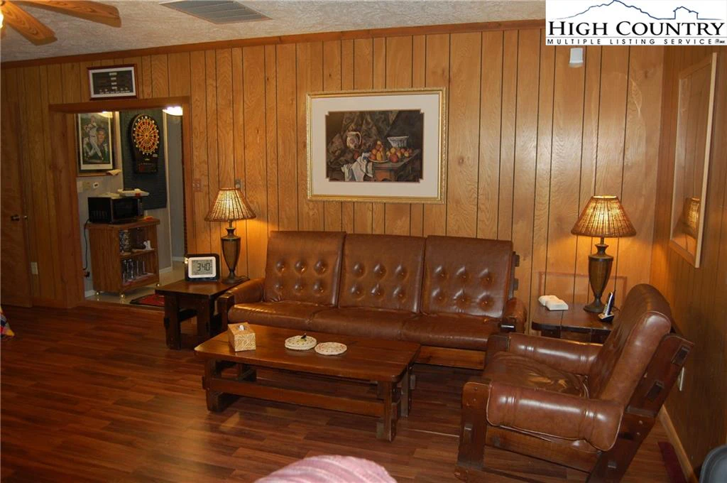 Image number 7 for the current listing