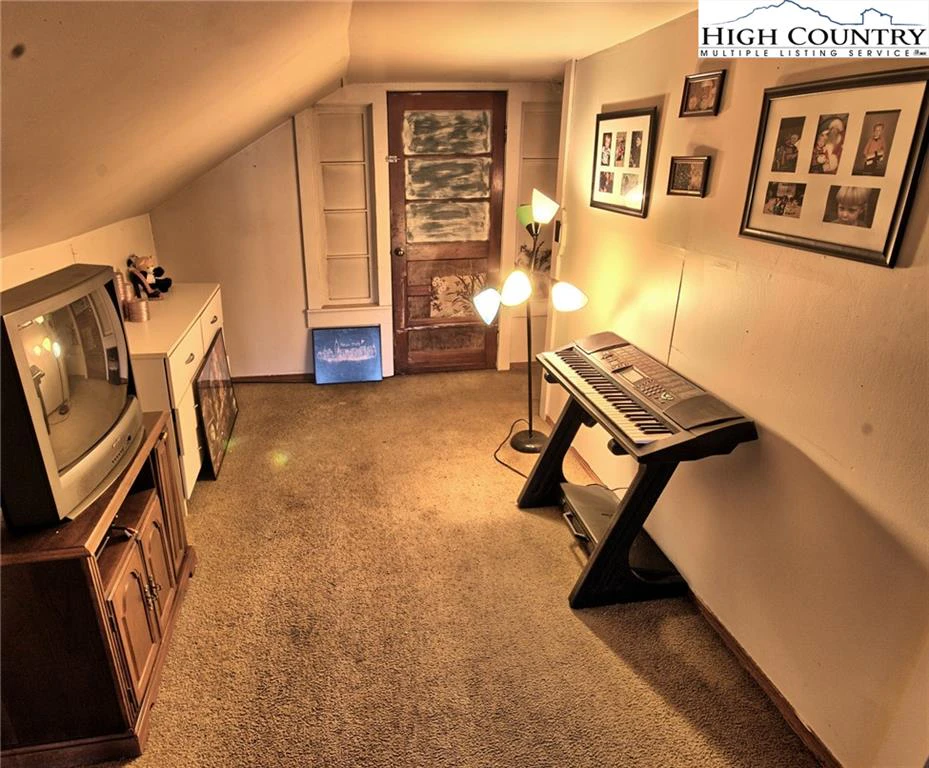 Image number 7 for the current listing