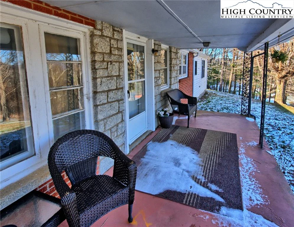 Image number 9 for the current listing