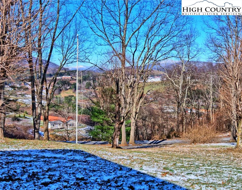 Image number 14 for the current listing