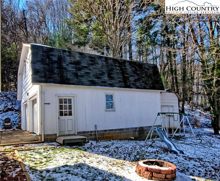 Image number 16 for the current listing