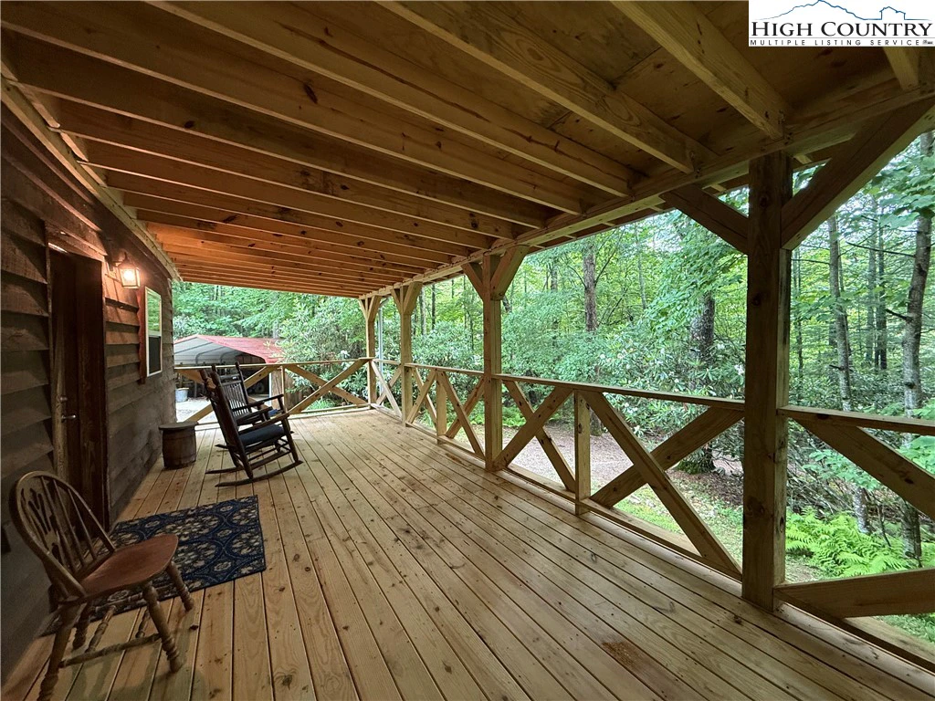 Image number 18 for the current listing