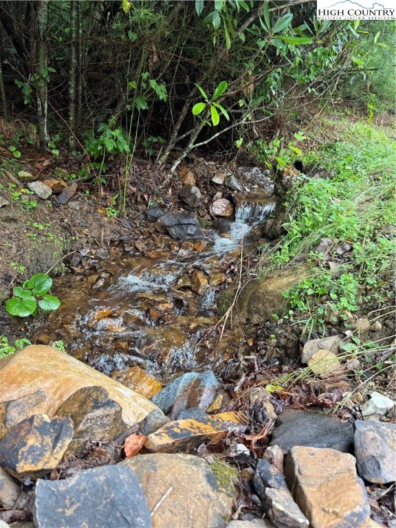 Image number 1 for the current listing