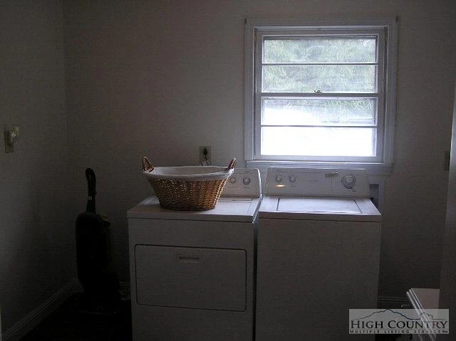 Image number 5 for the current listing