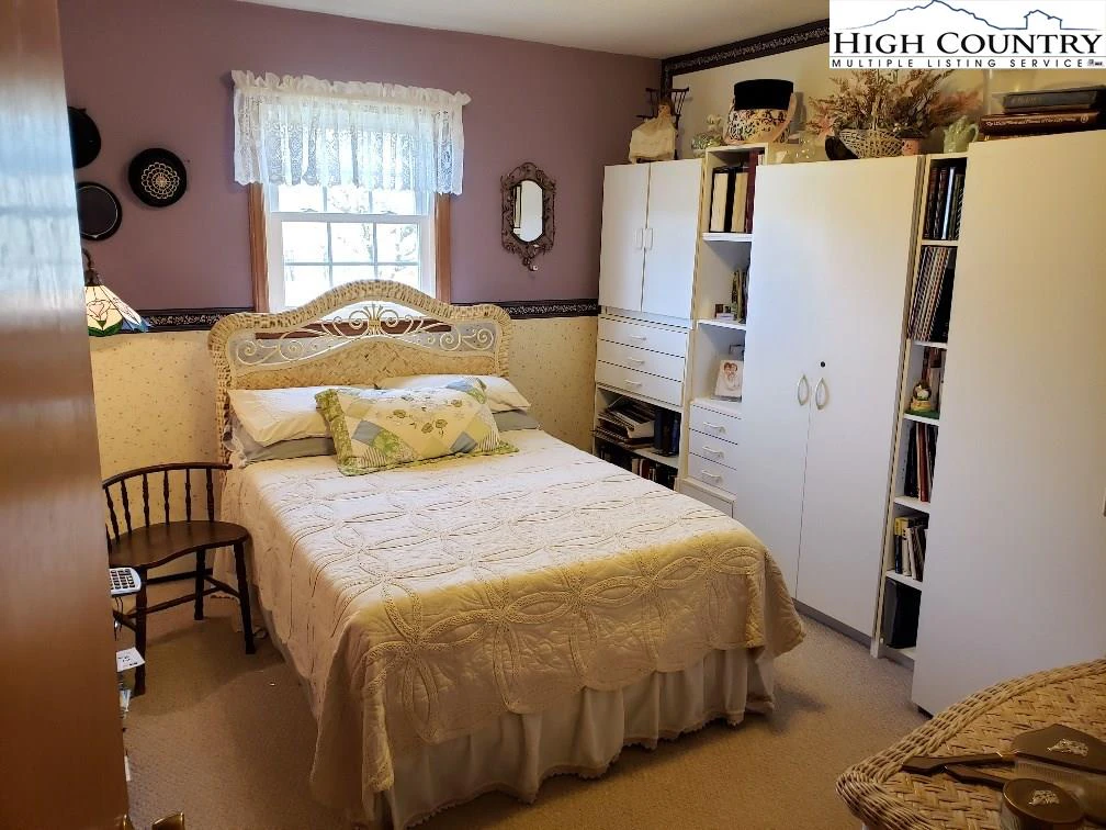 Image number 6 for the current listing