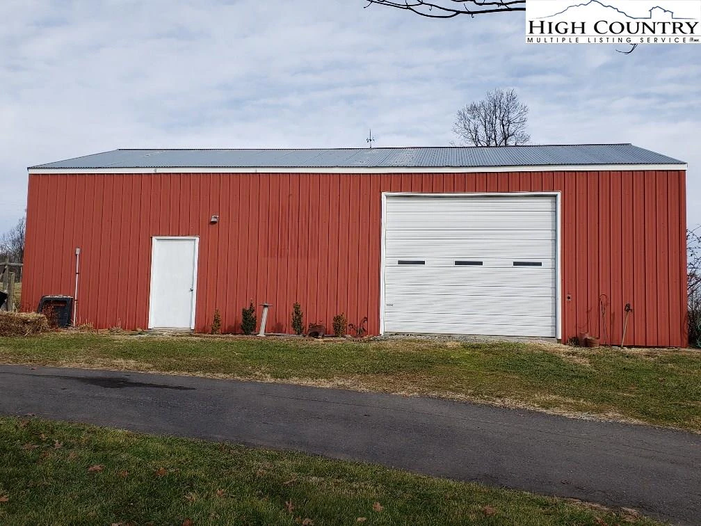 Image number 18 for the current listing
