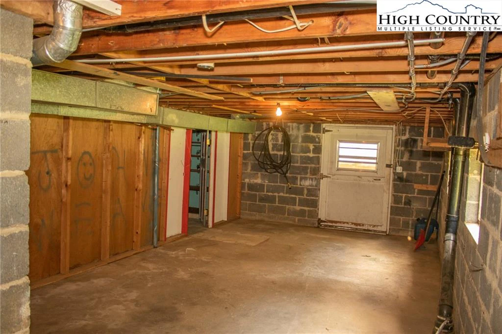 Image number 8 for the current listing