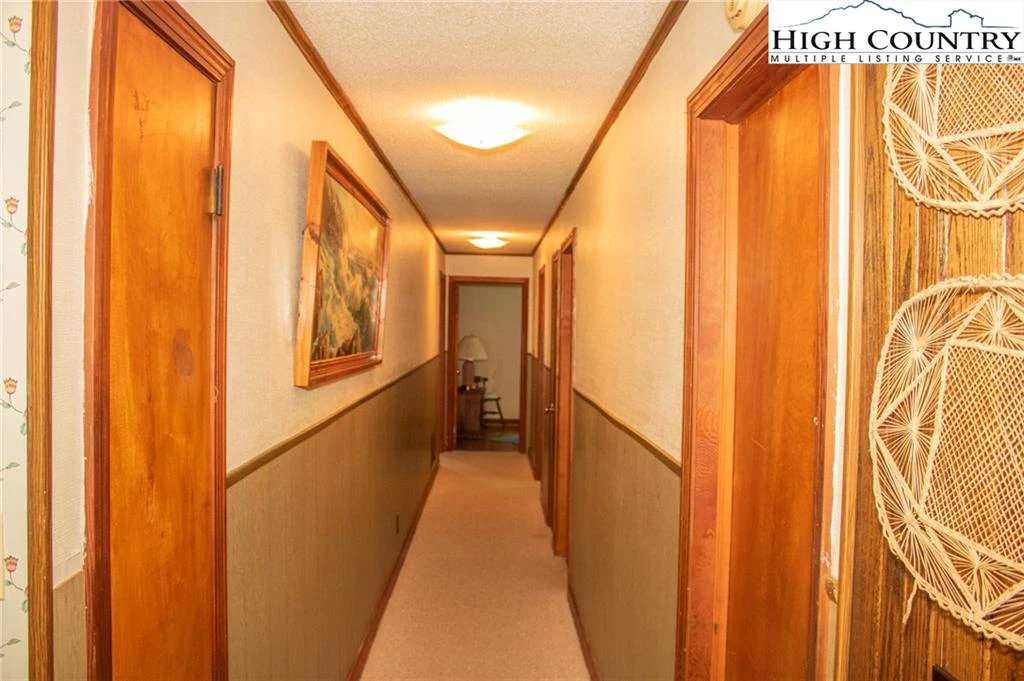 Image number 13 for the current listing