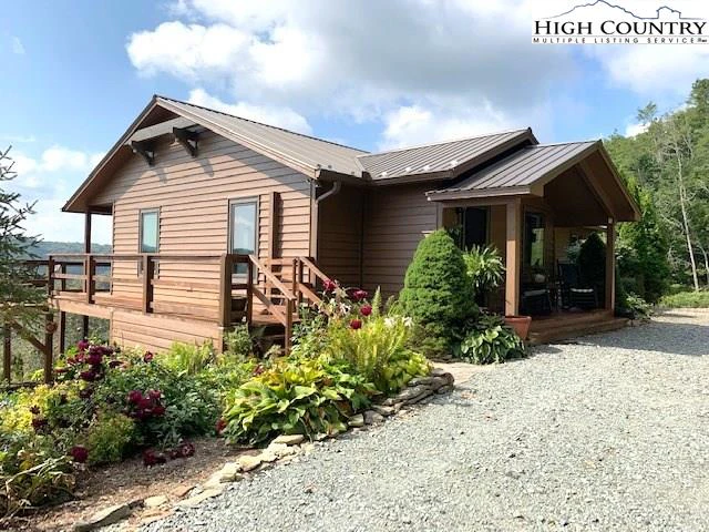 Image number 1 for the current listing