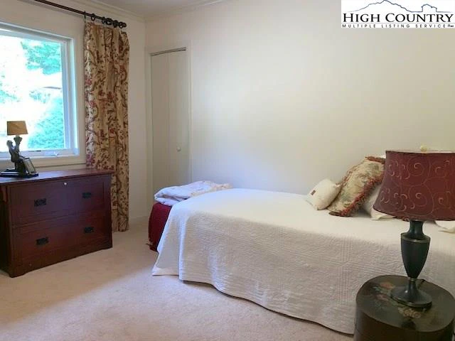 Image number 7 for the current listing