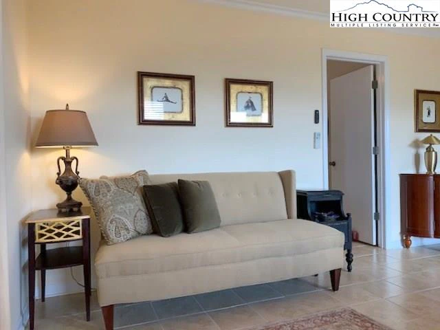 Image number 15 for the current listing