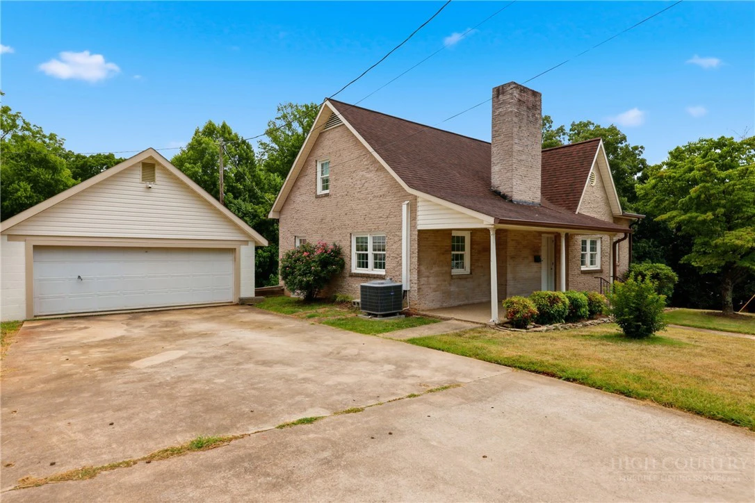 Image number 3 for the current listing