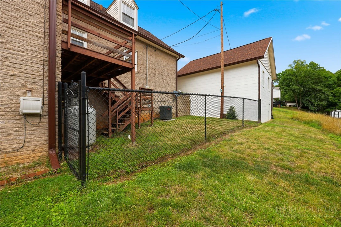 Image number 5 for the current listing