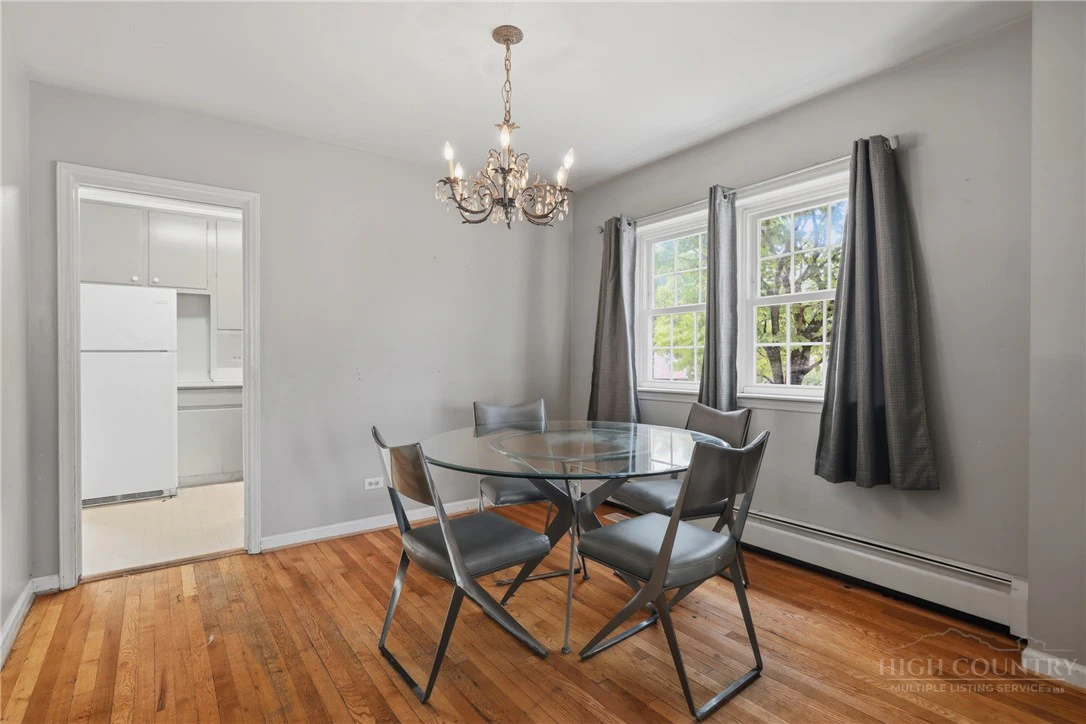 Image number 12 for the current listing