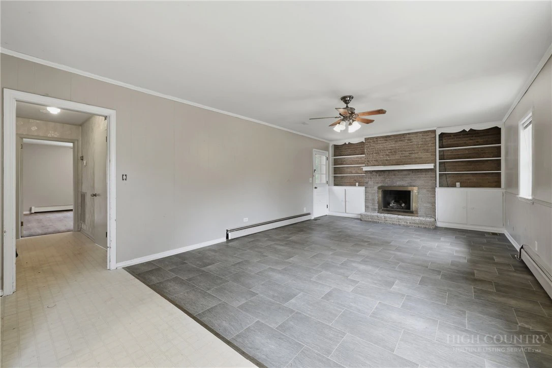 Image number 14 for the current listing