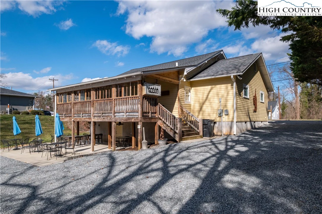 Image number 11 for the current listing