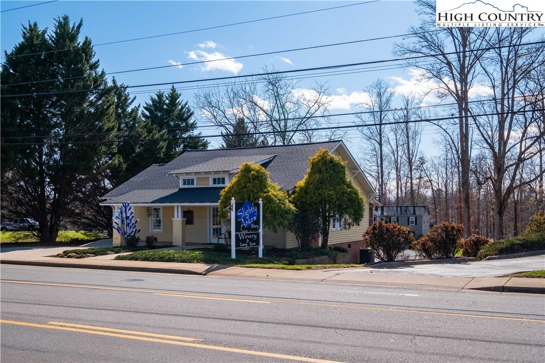 Image number 15 for the current listing