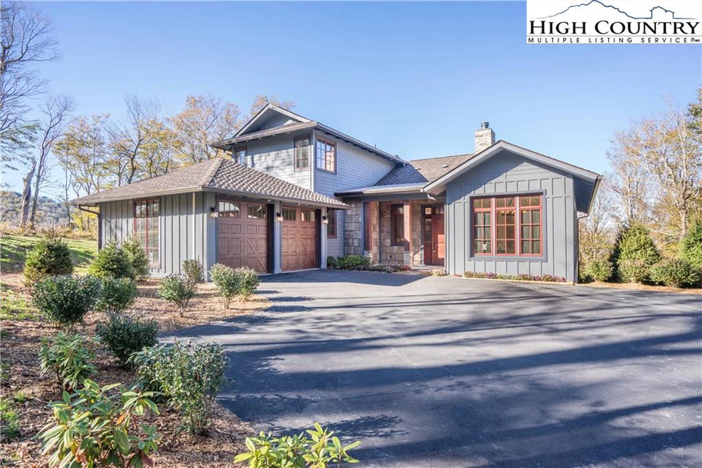 Image number 1 for the current listing