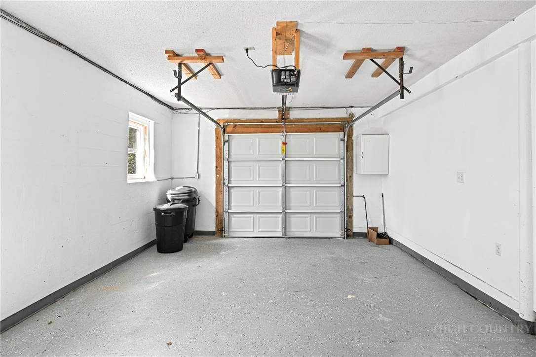 Image number 15 for the current listing