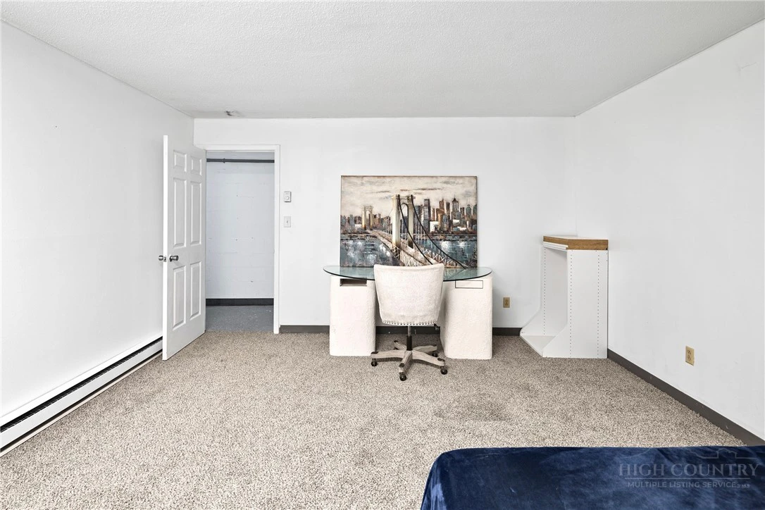 Image number 14 for the current listing