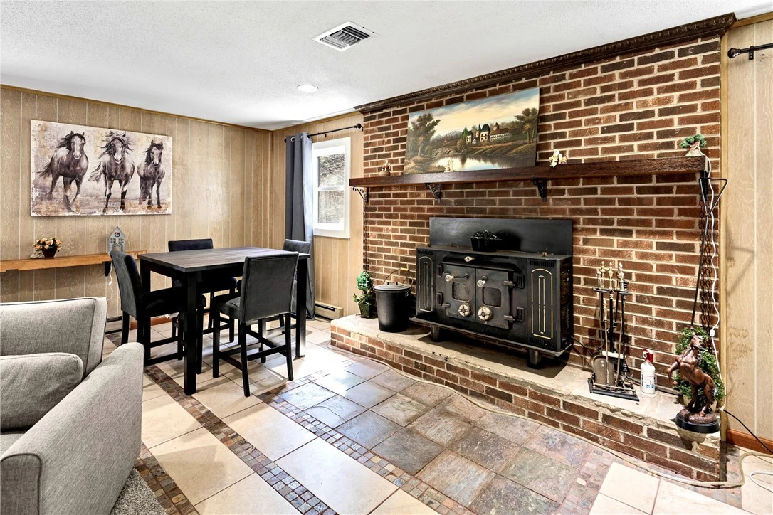 Image number 8 for the current listing