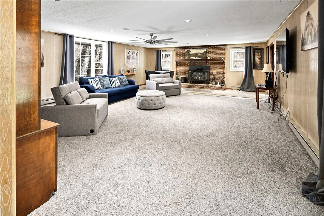 Image number 6 for the current listing