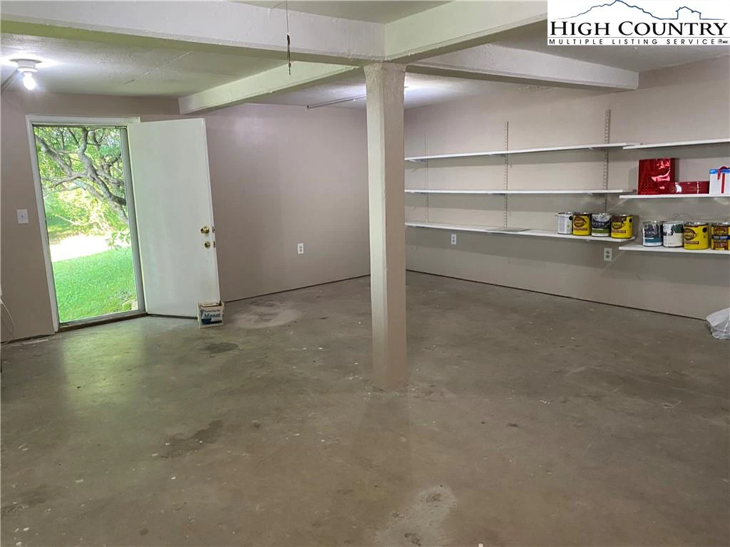 Image number 9 for the current listing