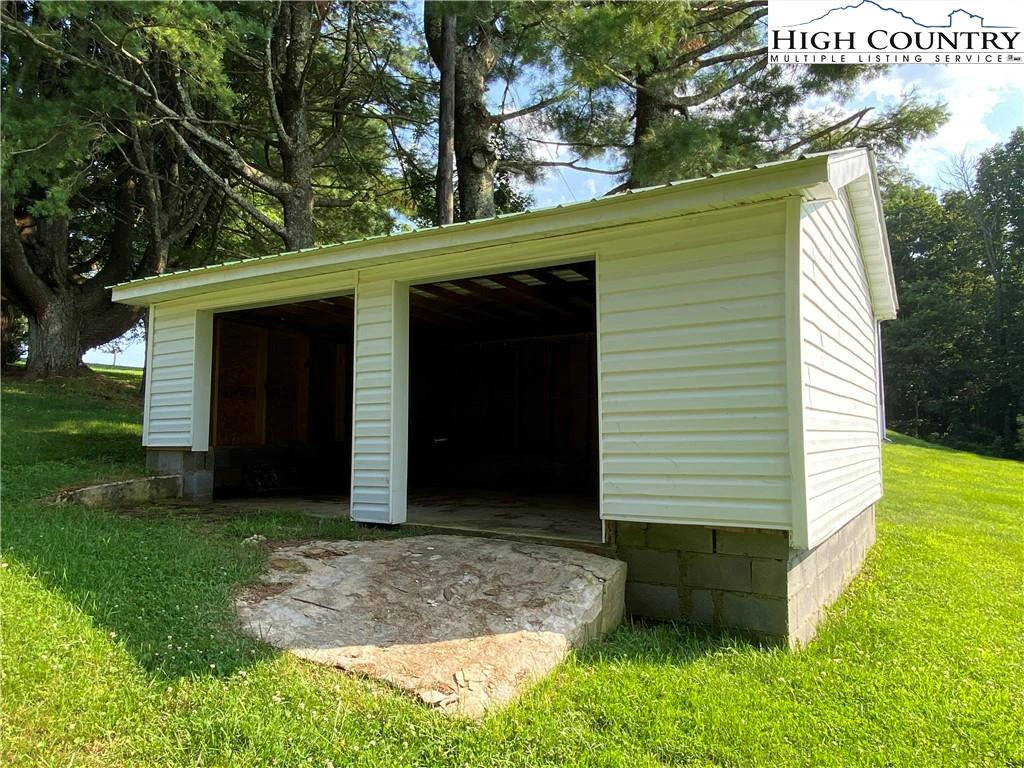 Image number 2 for the current listing