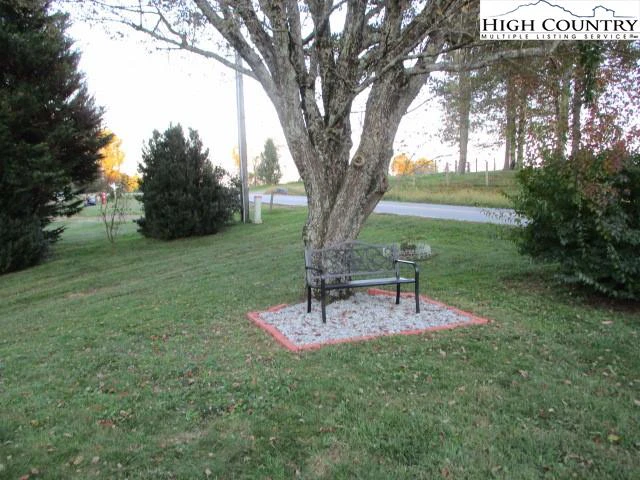 Image number 16 for the current listing
