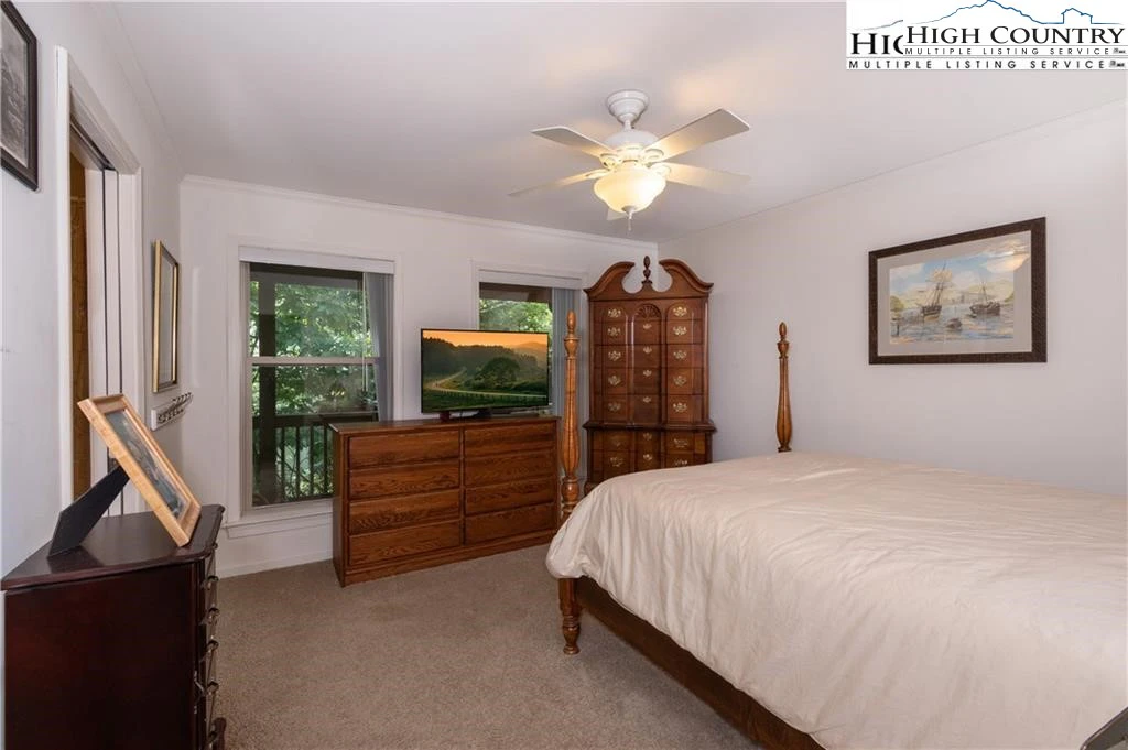 Image number 12 for the current listing