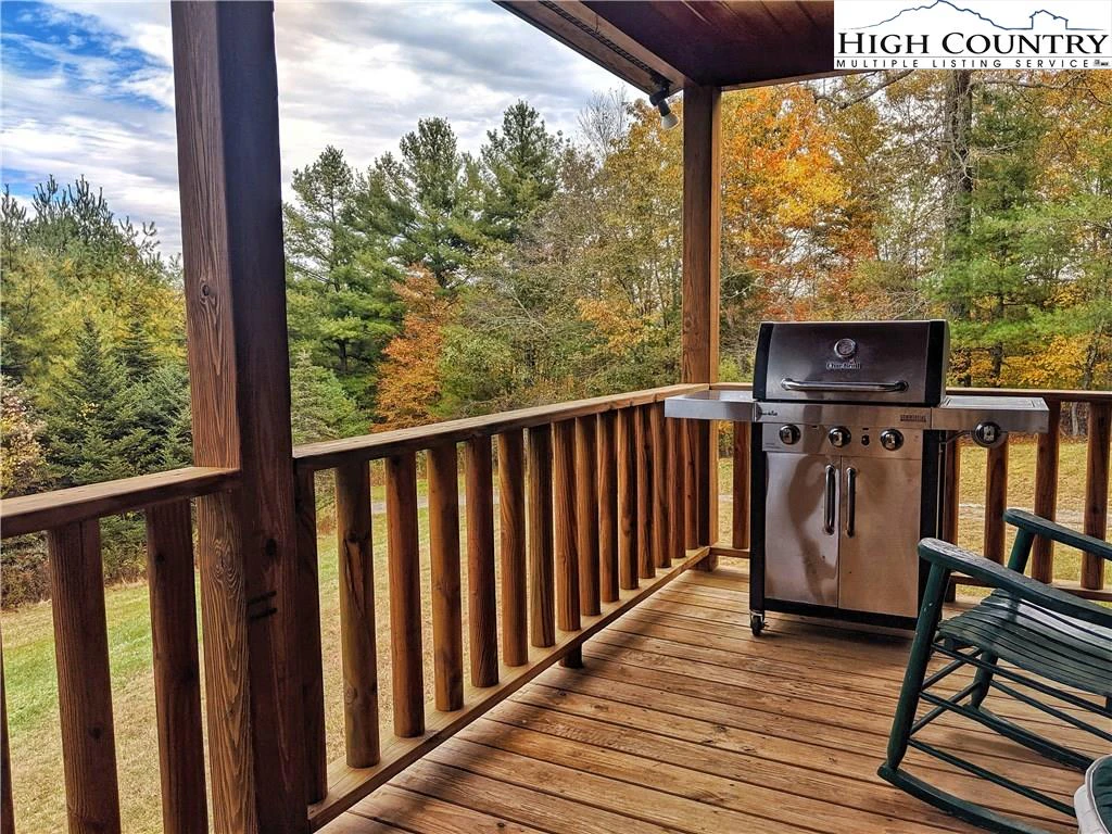 Image number 16 for the current listing