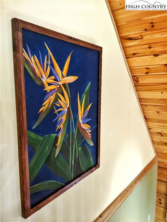 Image number 14 for the current listing