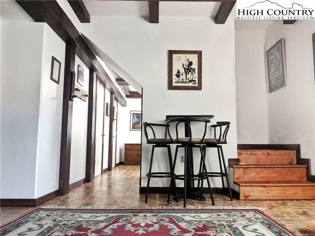 Image number 10 for the current listing