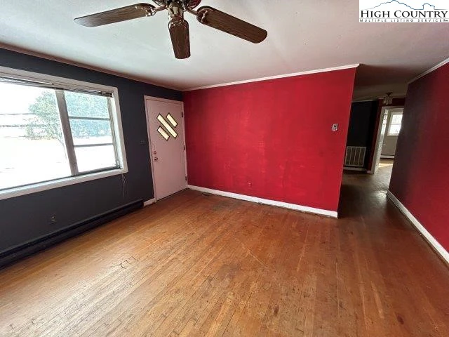 Image number 11 for the current listing