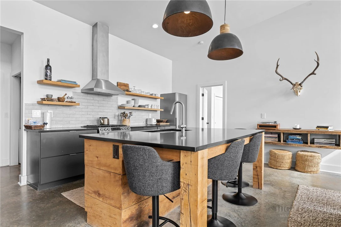 Image number 5 for the current listing
