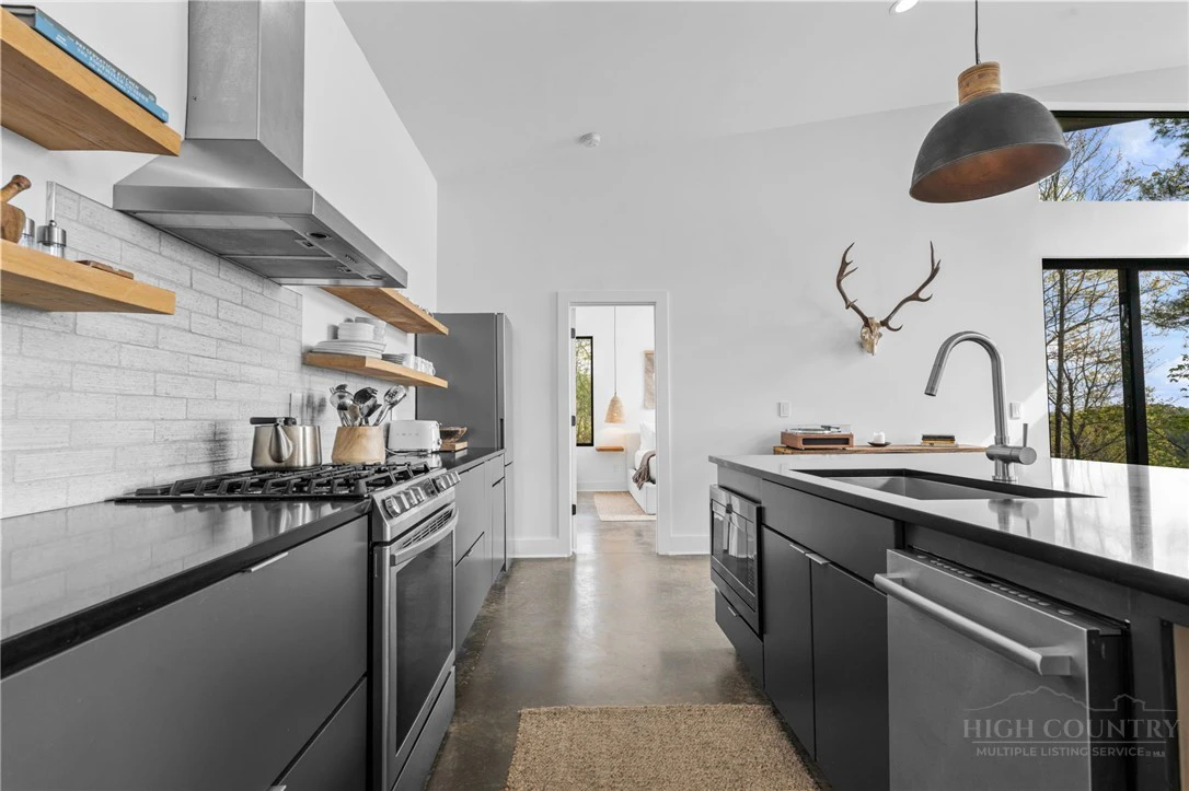 Image number 6 for the current listing