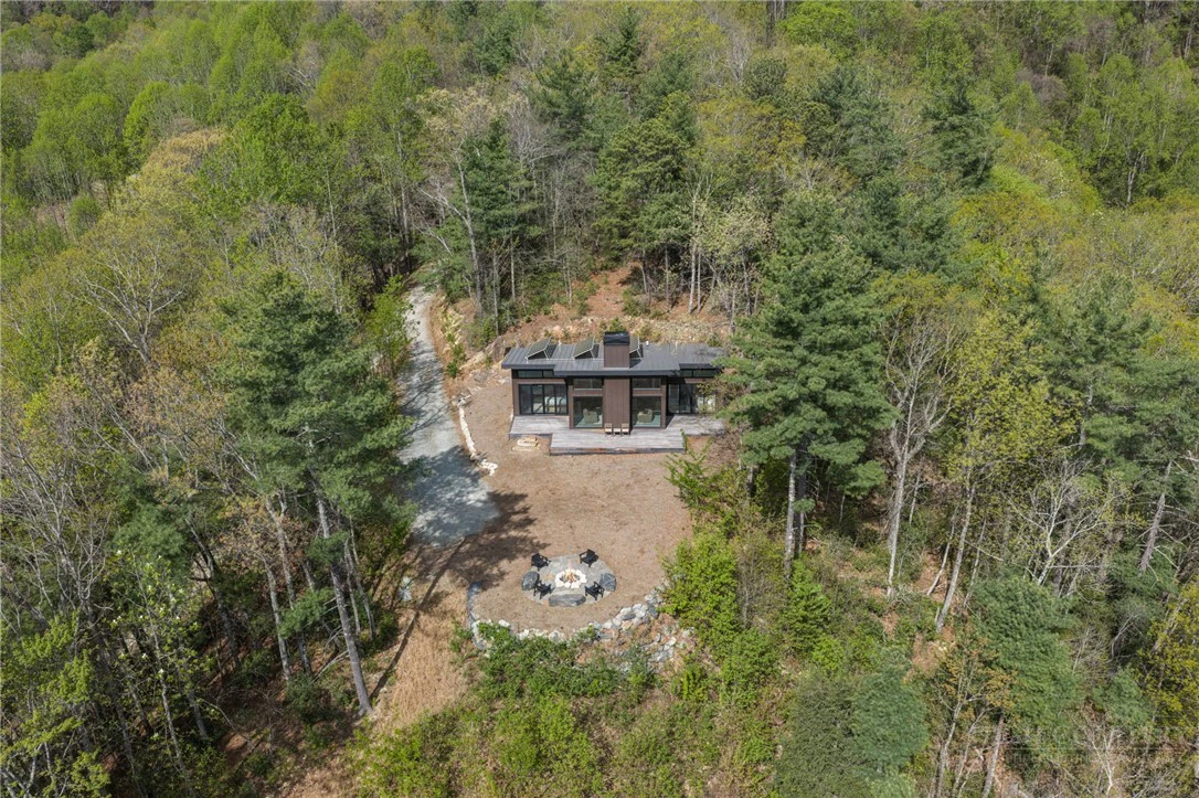 Image number 19 for the current listing