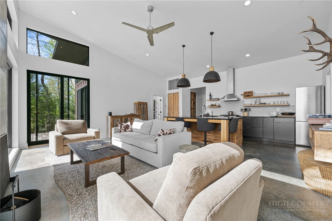 Image number 12 for the current listing