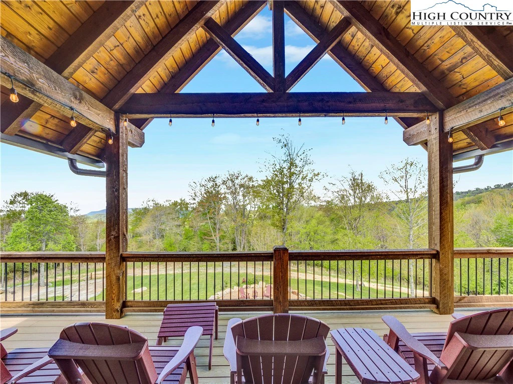 Image number 17 for the current listing